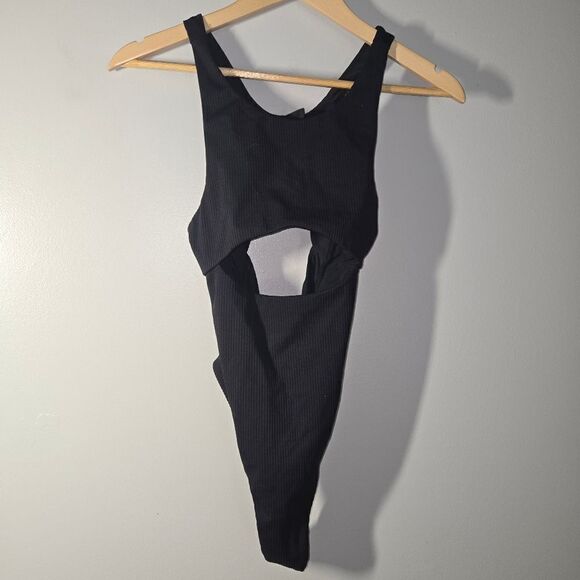 For💗Love and Lemons ribbed keyhole bodysuit - Picture 4 of 5